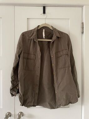 Aritiza Women's Olive Utility Button-Up Shirt Jacket